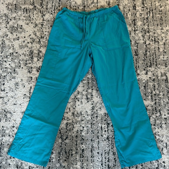 Scrub set - Picture 5 of 7